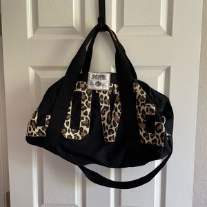 Victoria’s Secret PINK brand duffle bag. Pre-owned condition.